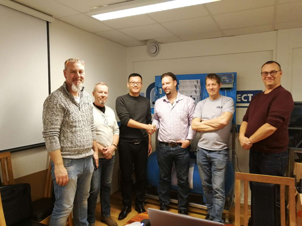 壹定发工程师远赴瑞典服务客户